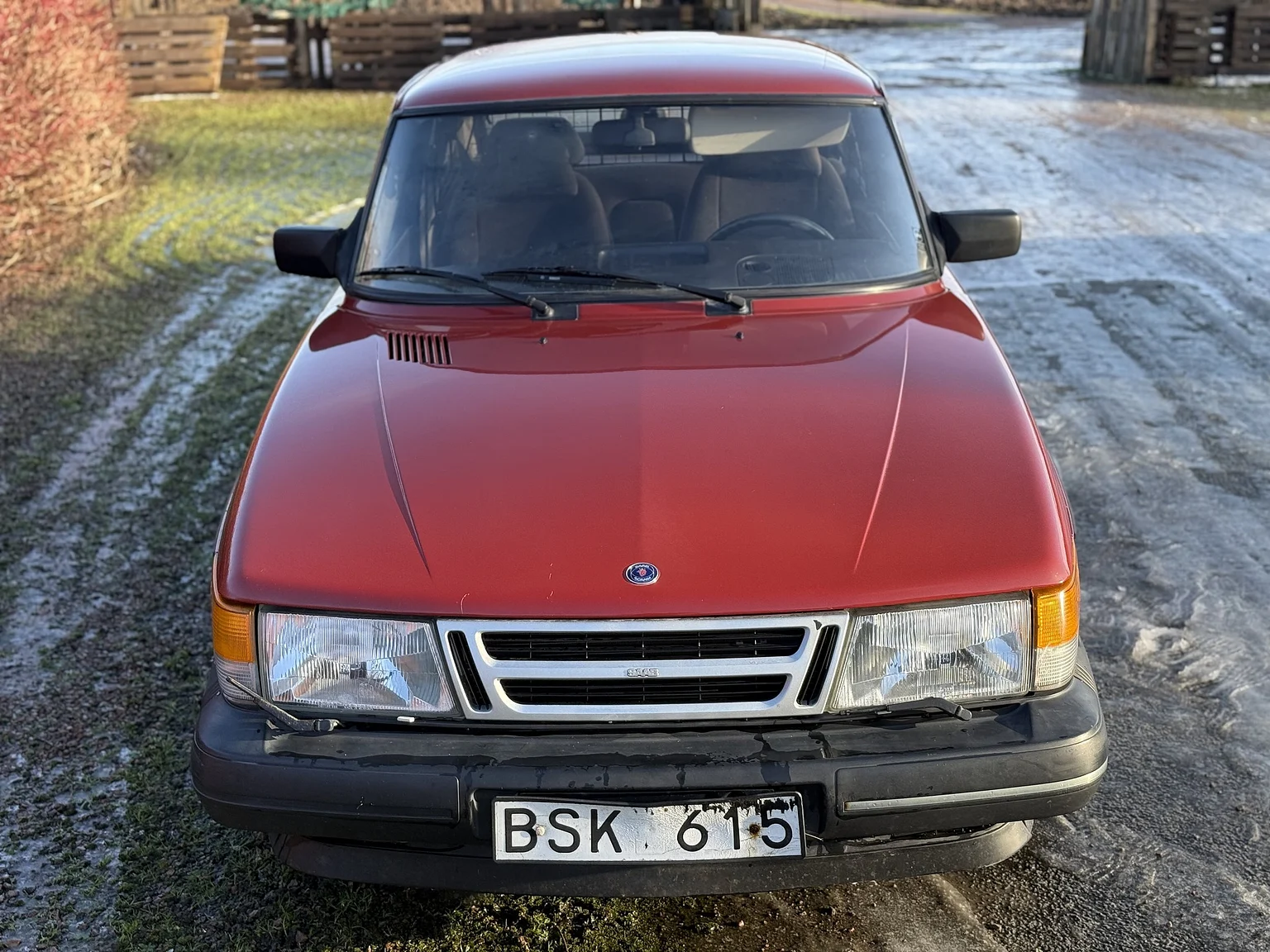 Exterior image of 1991 SAAB 900S Turbo 2-door (21)