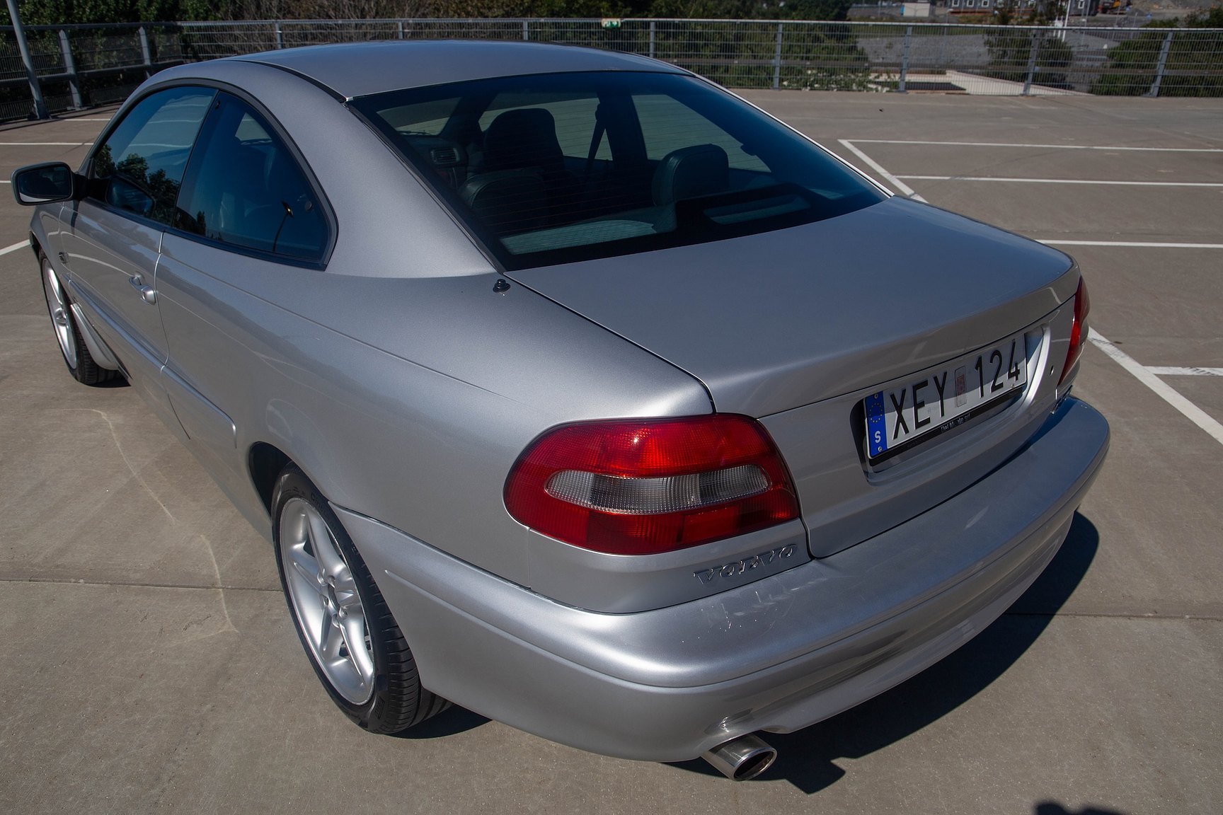 Exterior image of 1999 Volvo C70 2.5 T Manuell