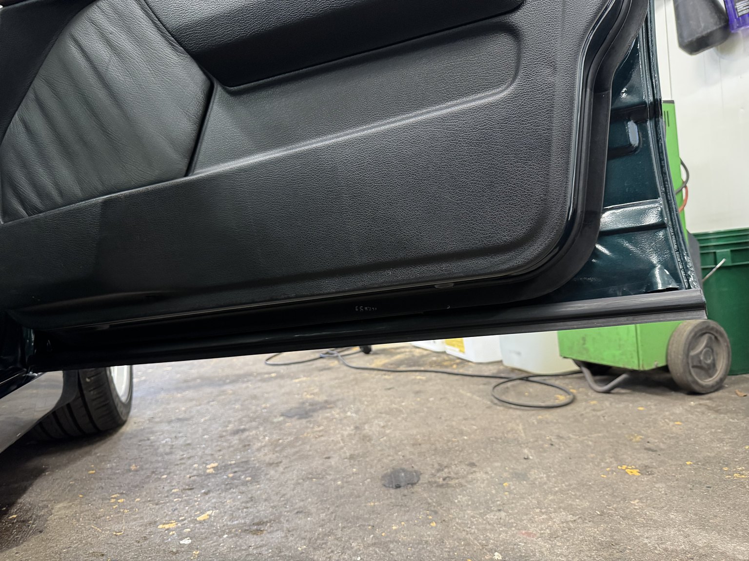 Interior image of 1995 BMW 540i Touring - NO RESERVE (50)