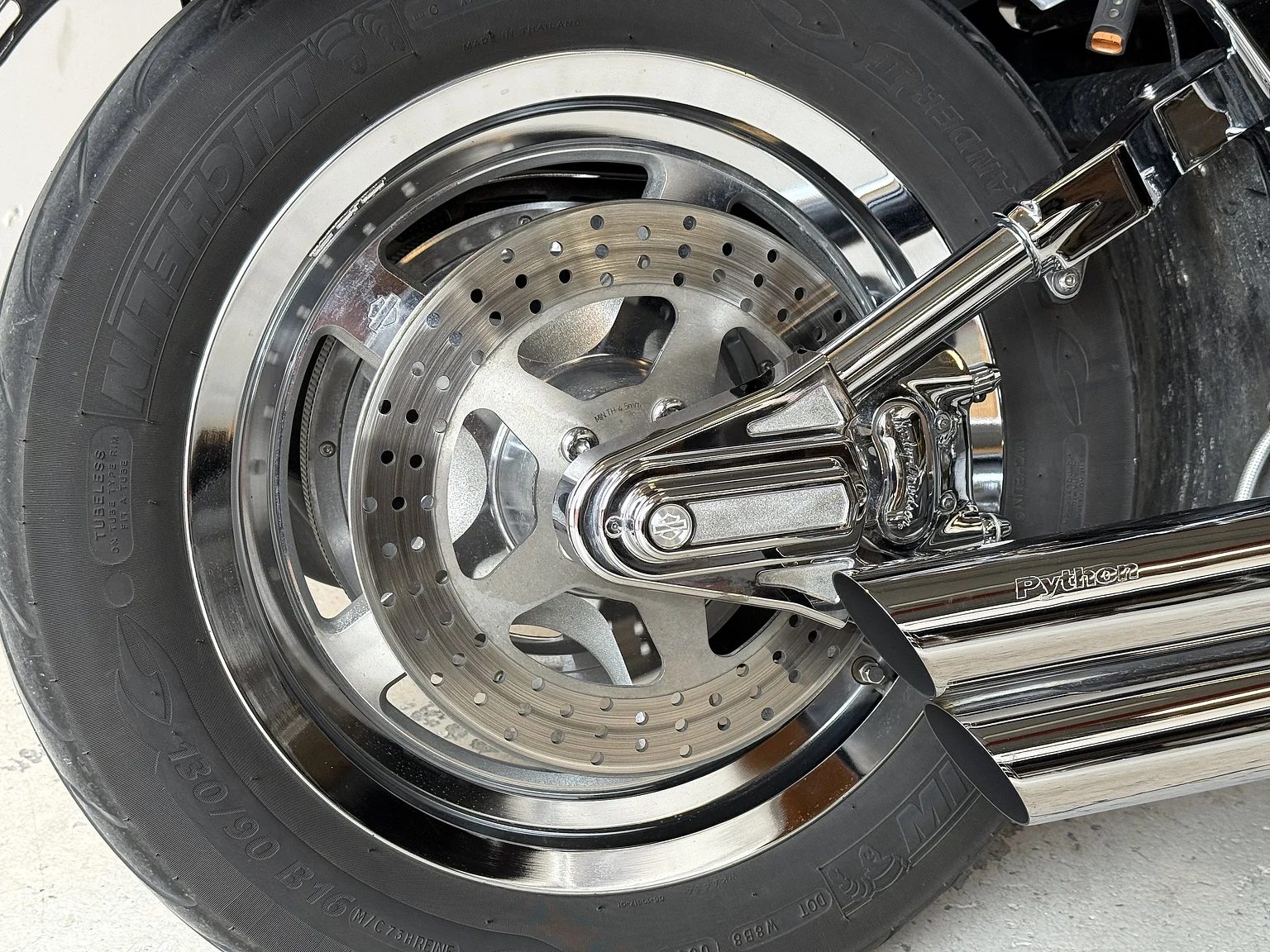 Exteriörbild på 1999 Harley-Davidson Fxst Softail (19)