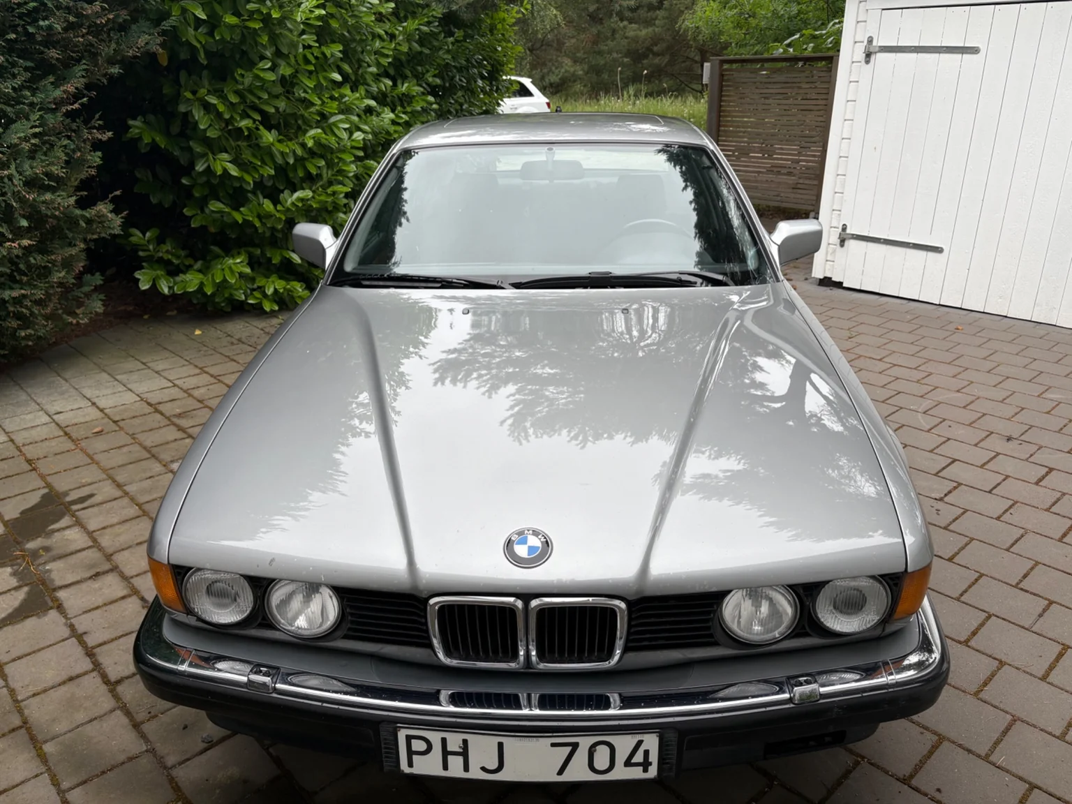 Exteriörbild på 1988 BMW 730iA (31)
