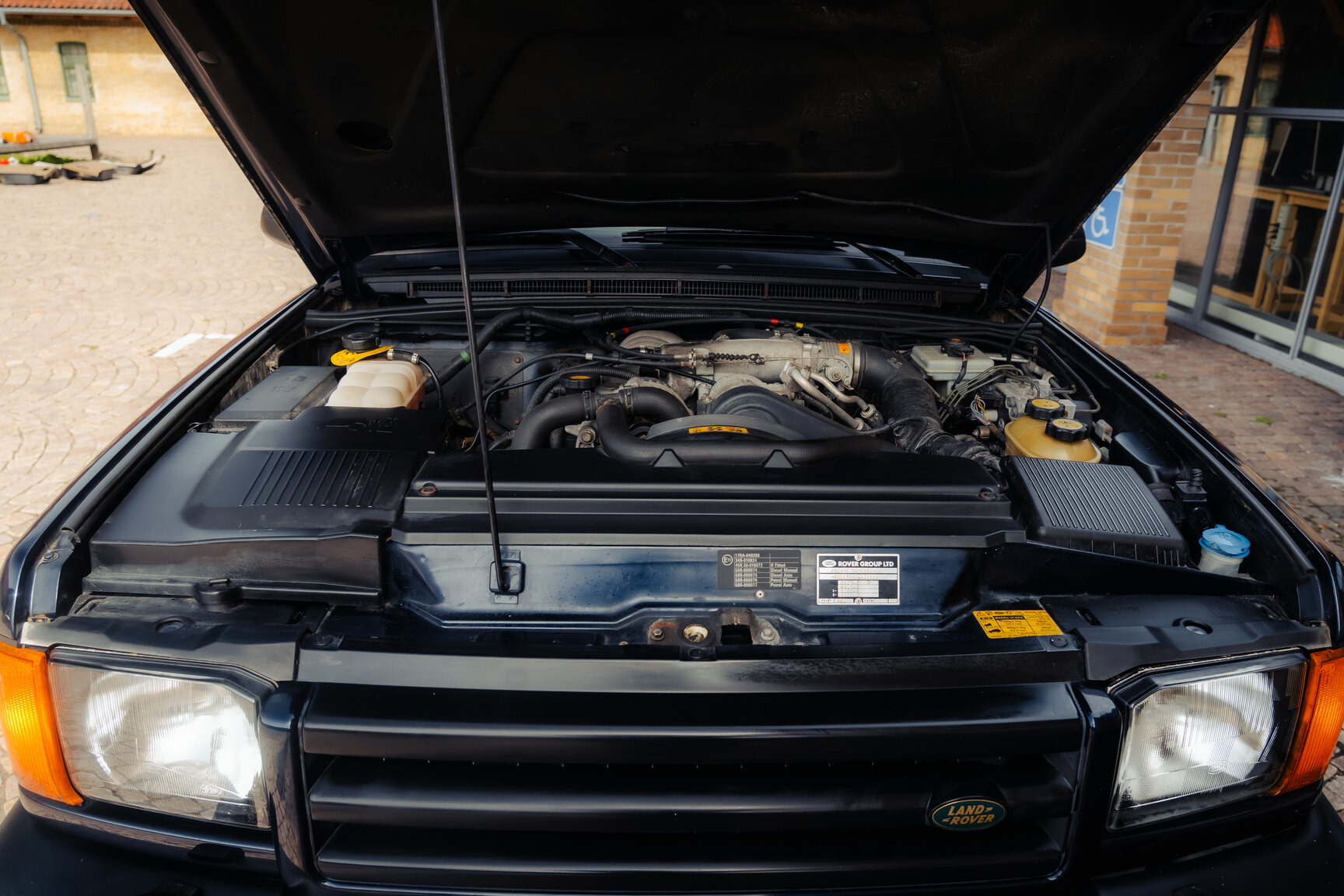 Image of 1999 Landrover Discovery II V8 mechanics