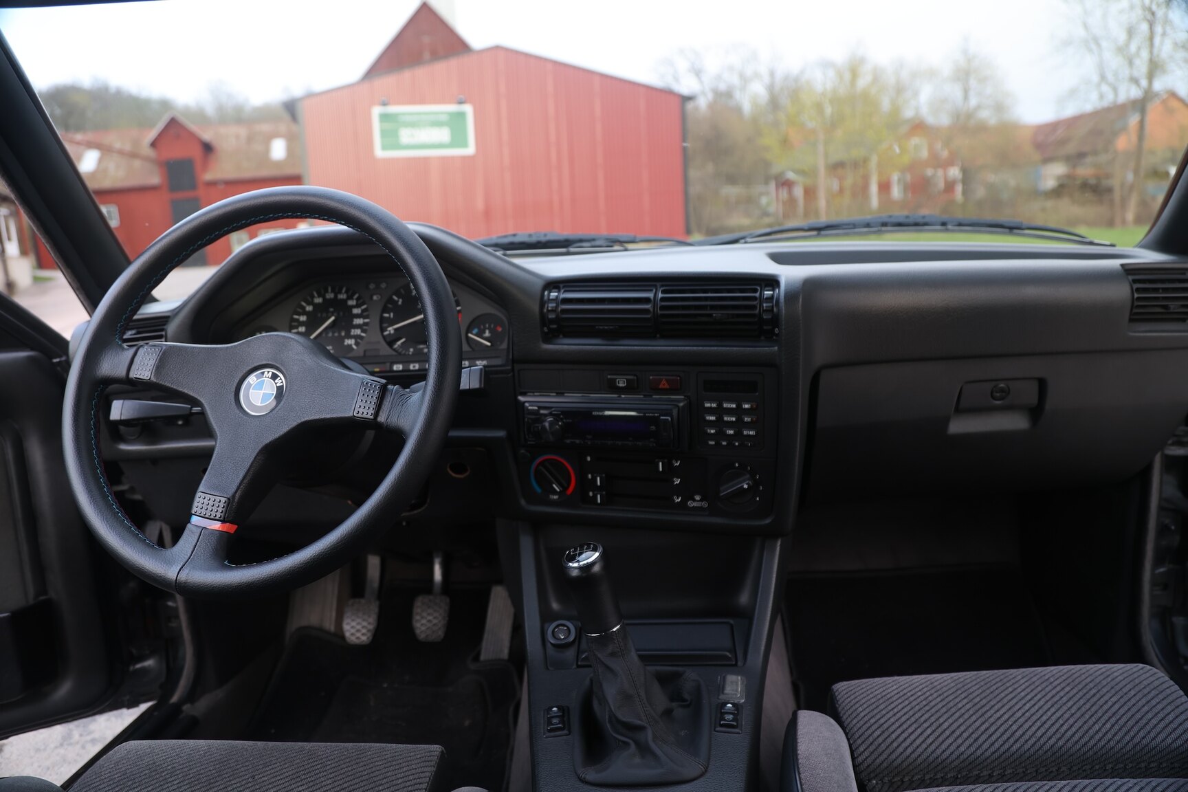 Innenraumfoto von 1989 BMW 325i