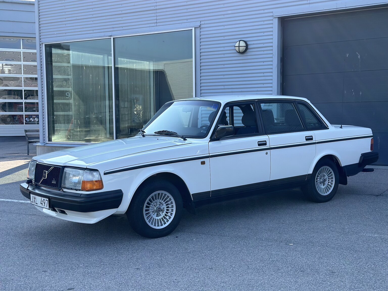 Exterior image of 1991 Volvo 240 GLT
