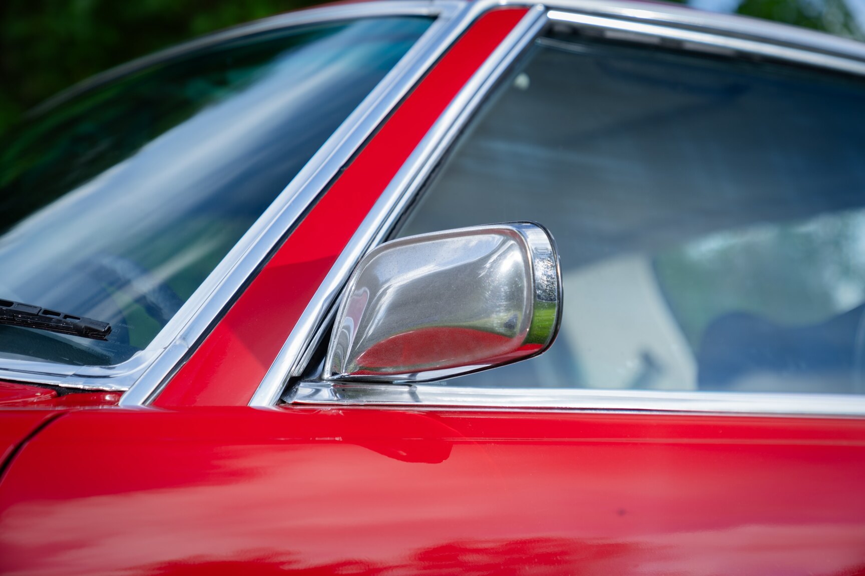Exterior image of 1975 Mercedes-Benz 350 SLC
