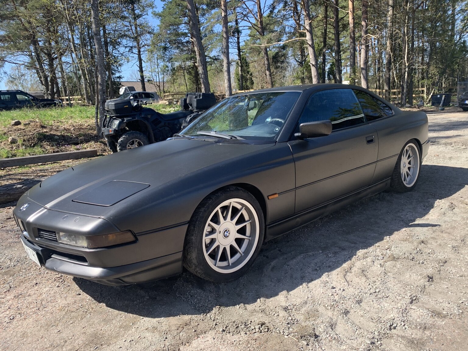 Exterior image of 1995 BMW 840i (21)
