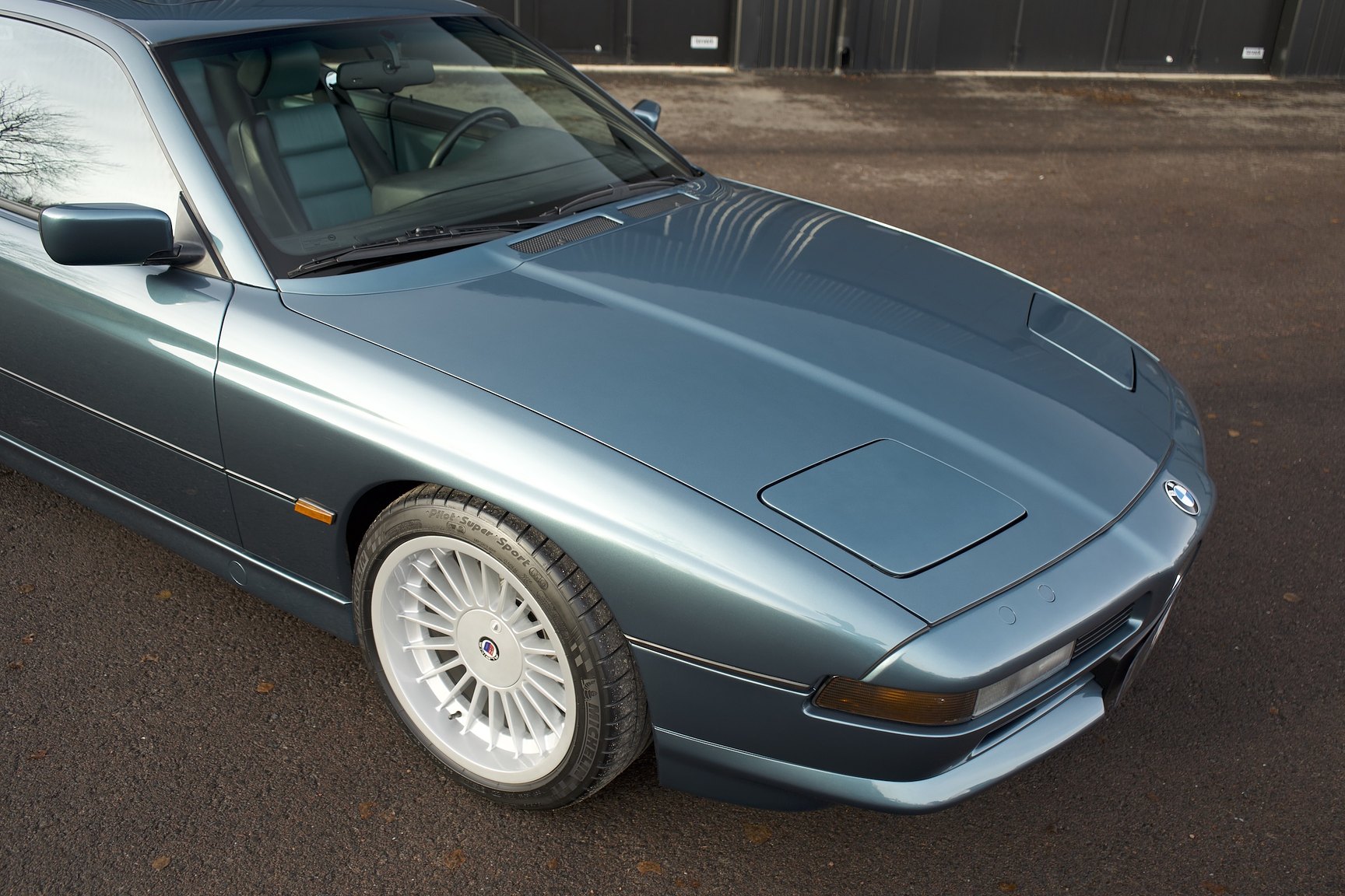 Exteriörbild på 1992 BMW 850i 6-speed manual - NO RESERVE