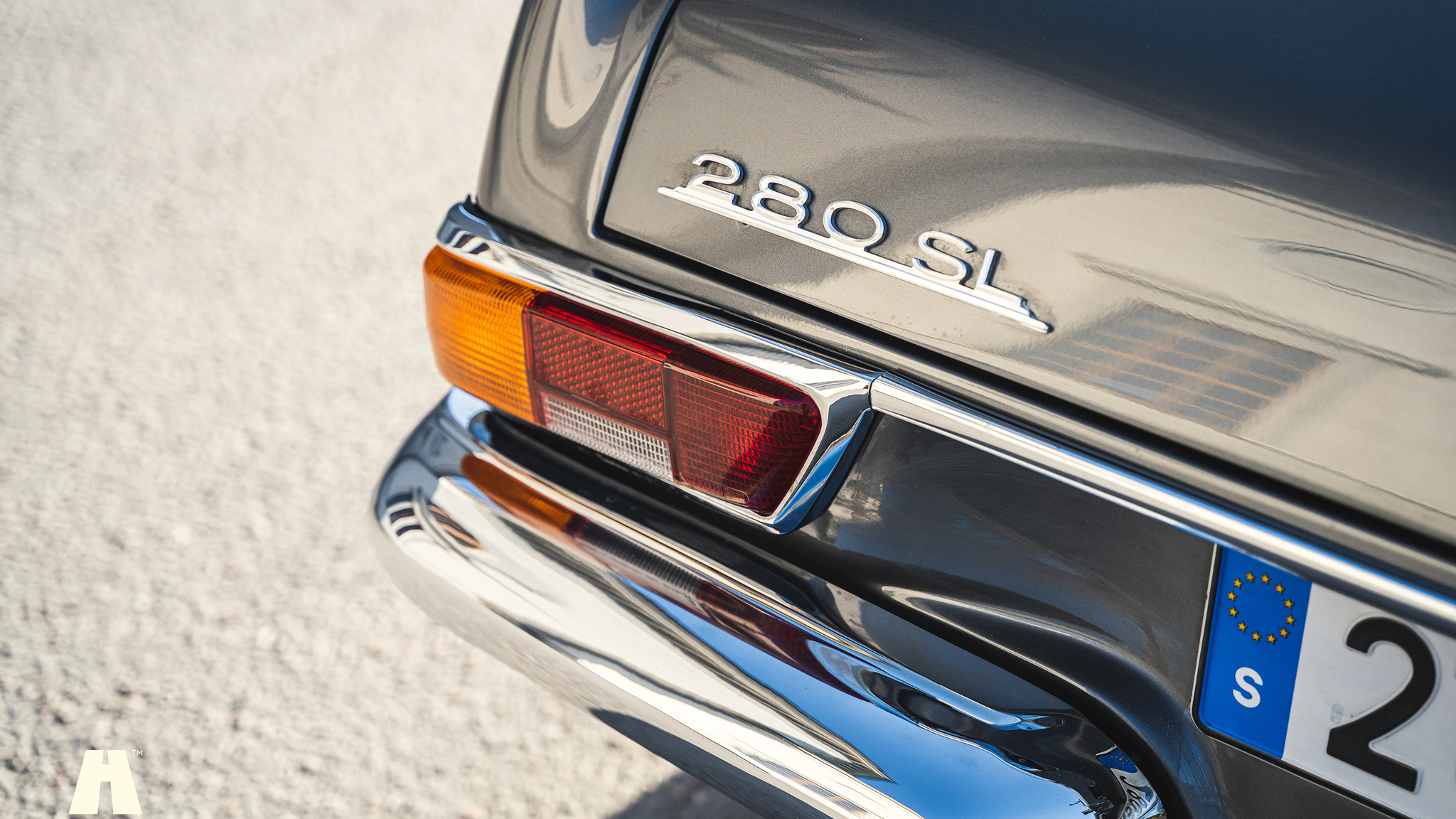 Exterior image of 1970 Mercedes 280 SL Pagoda (19)