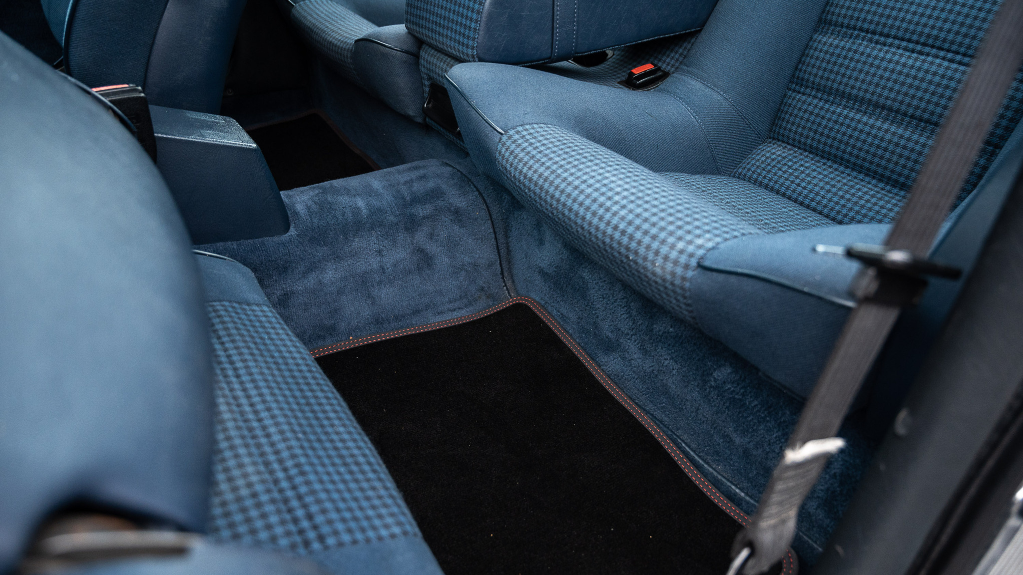 Interior image of 1983 BMW 635 CSi