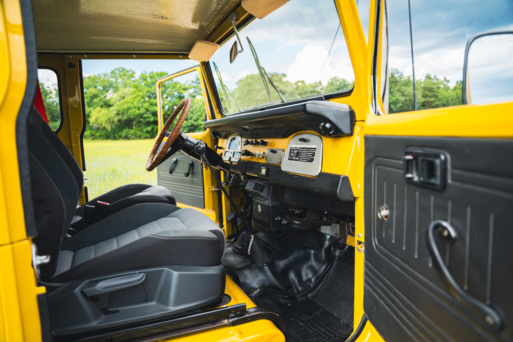 Interior image of 1976 Toyota Land Cruiser BJ40