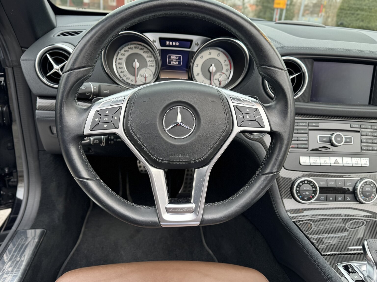 Innenraumfoto von 2013 MERCEDES-BENZ SL 500
