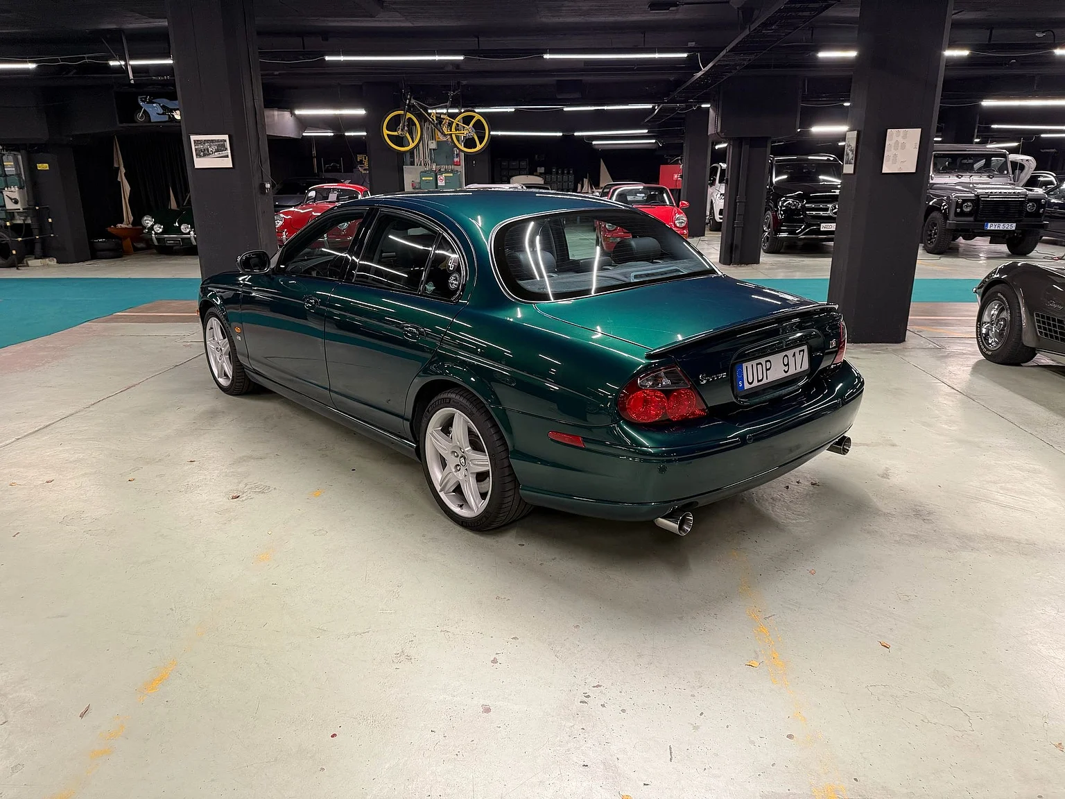 Exteriörbild på 2003 Jaguar S-type R (8)