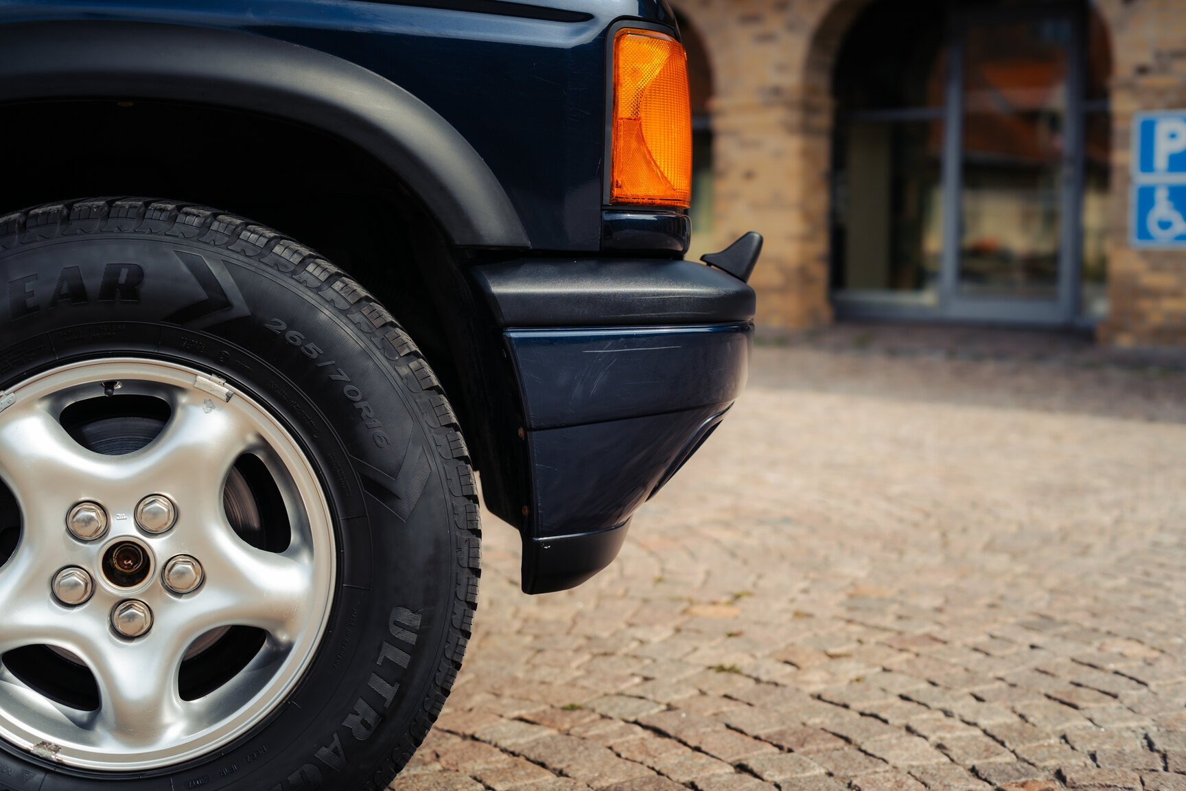 Exteriörbild på 1999 Landrover Discovery II V8