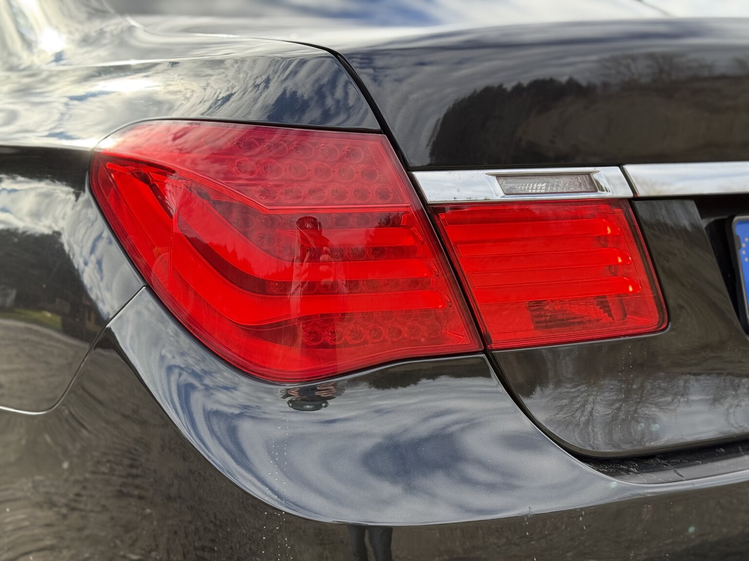 Exteriörbild på 2009 BMW 750Li