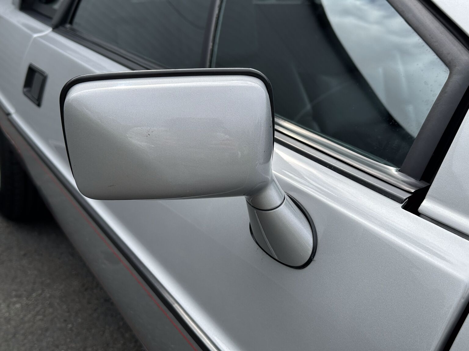 Aussenfoto 1987 Lotus Esprit S3