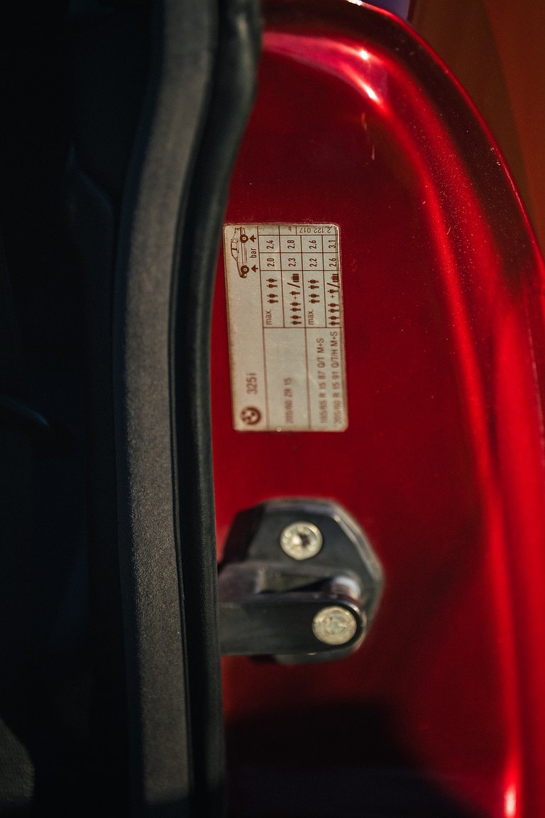 Interior image of 1992 BMW 325i Coupé "No Reserve Auction"
