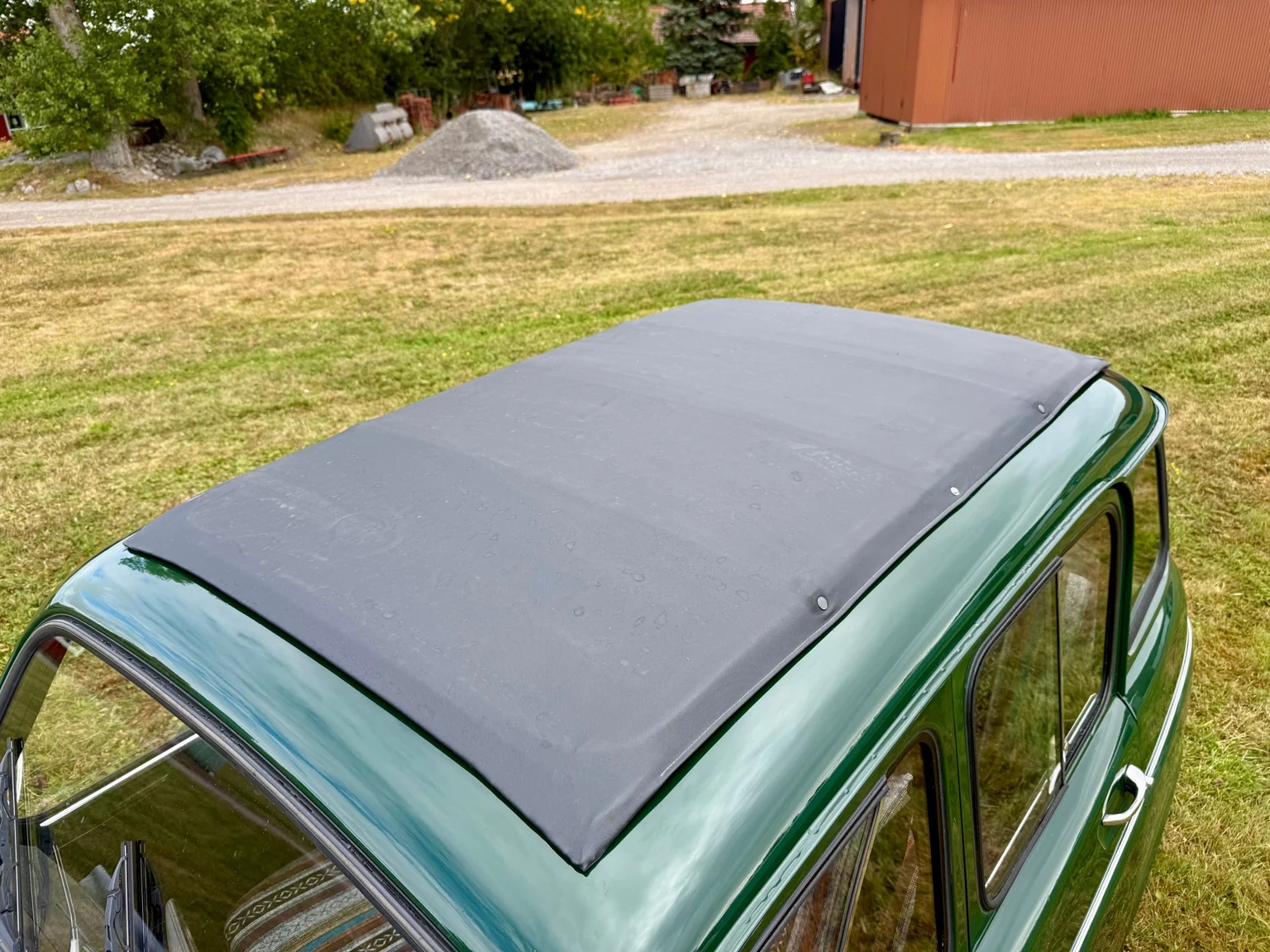Exterior image of 1970 Renault 4 (50)