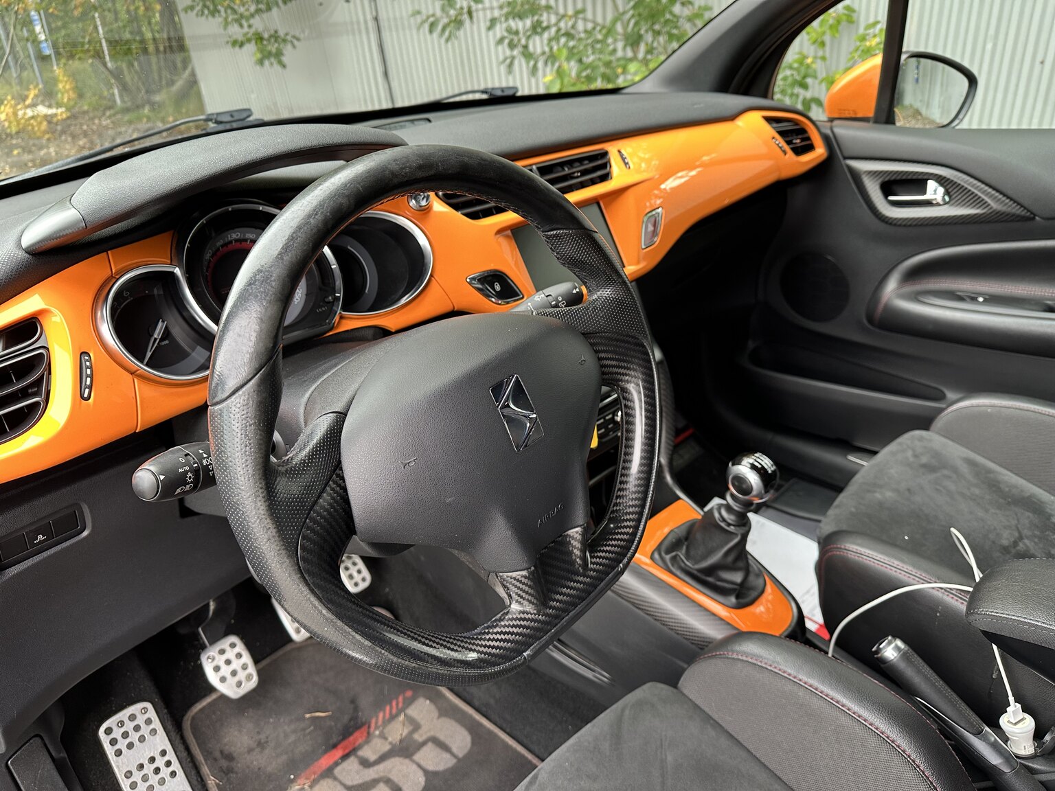 Interior image of 2012 Citroen DS3 Racing  (6)