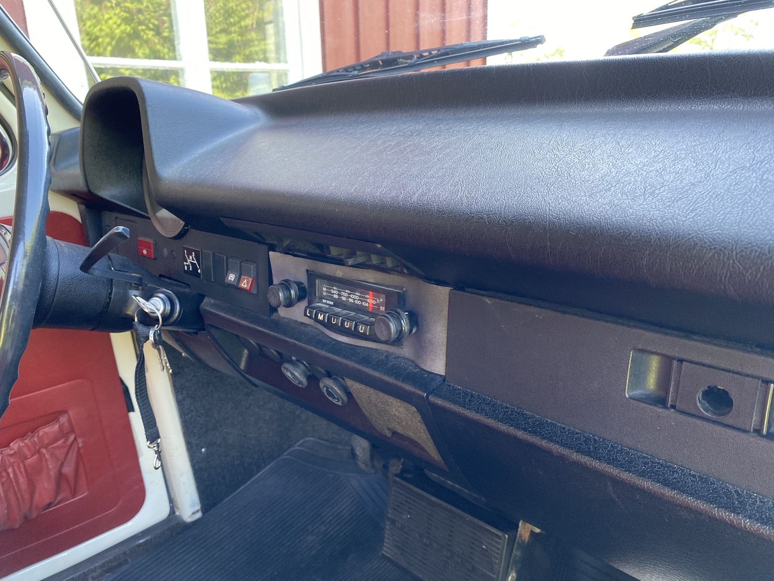 Innenraumfoto von 1974 Volkswagen Beetle 1303 S (36)