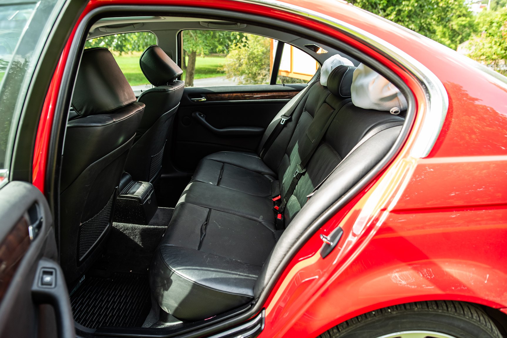 Interior image of 2001 BMW 330Xi