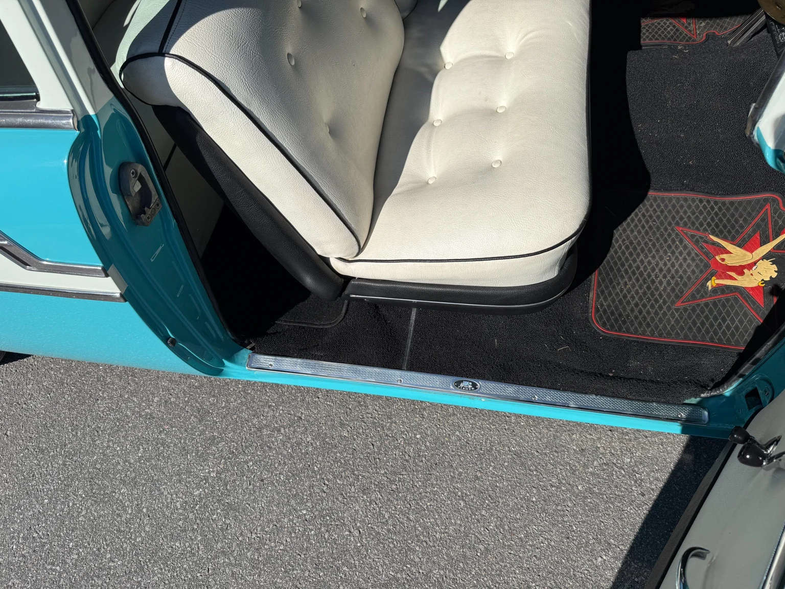 Innenraumfoto von 1956 Chevrolet Bel Air Sport Coupé LT1 – NO RESERVE (45)