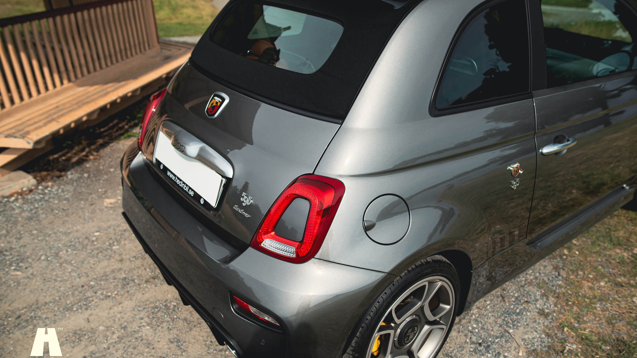 Exteriörbild på 2018 Abarth 595 Turismo CAB