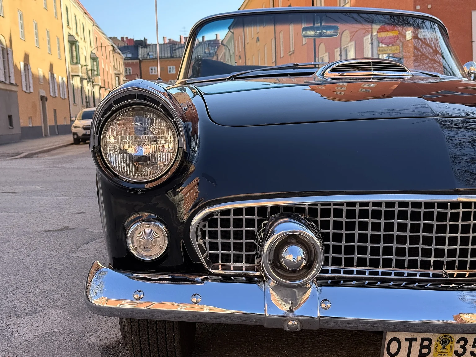 Exterior image of 1955 Ford Thunderbird (33)