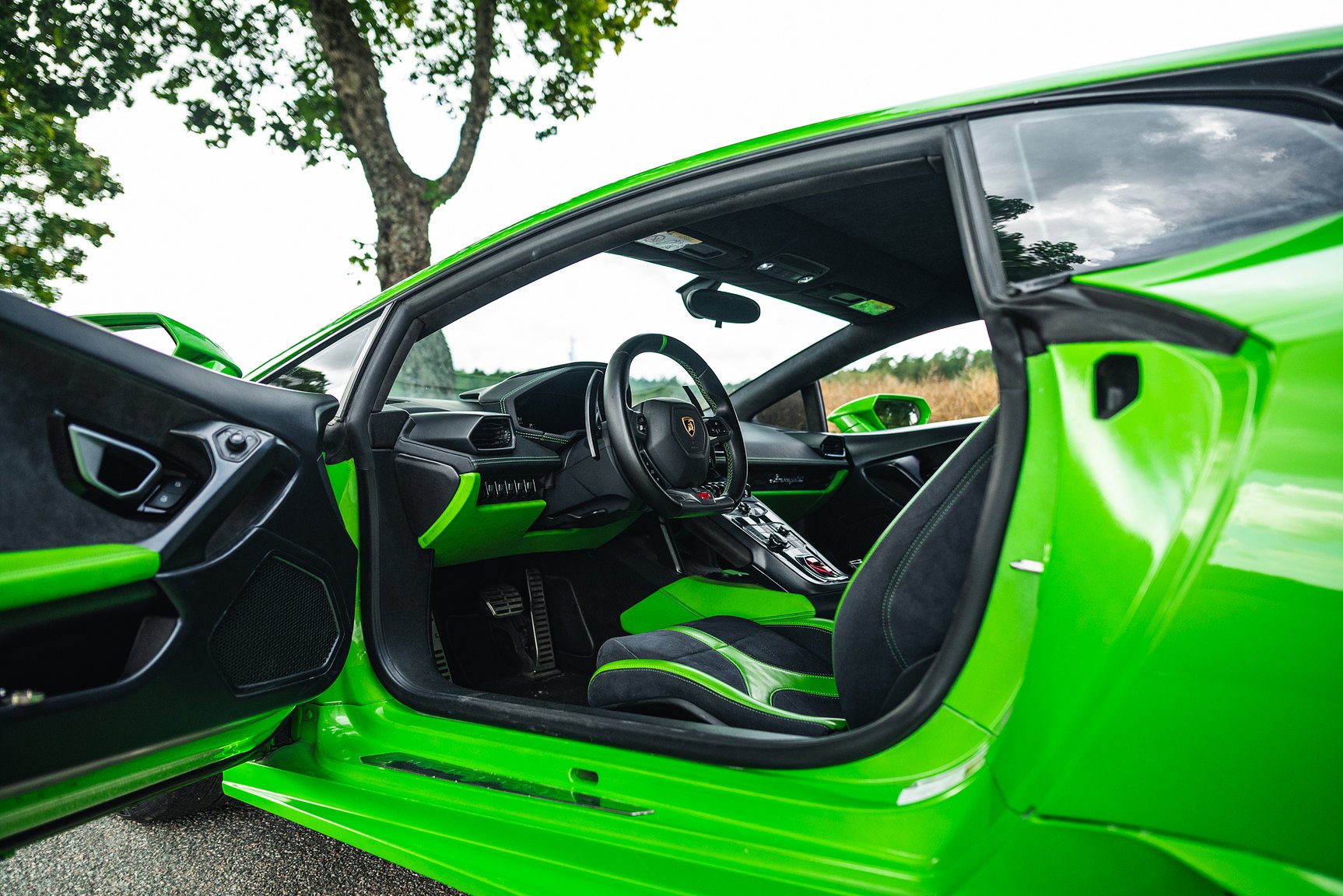 Interior image of 2016 Lamborghini Huracan LP-610-4