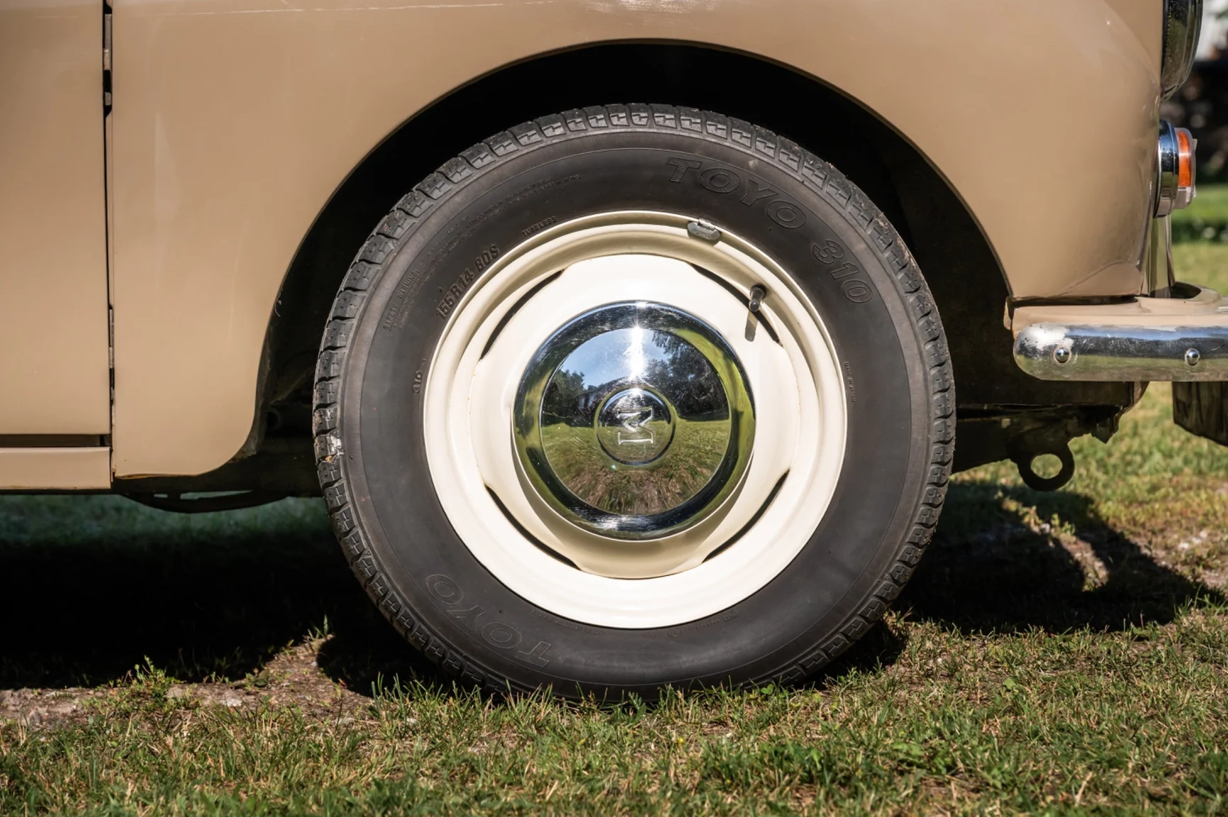 Exterior image of 1971 Morris Minor 1000 (58)
