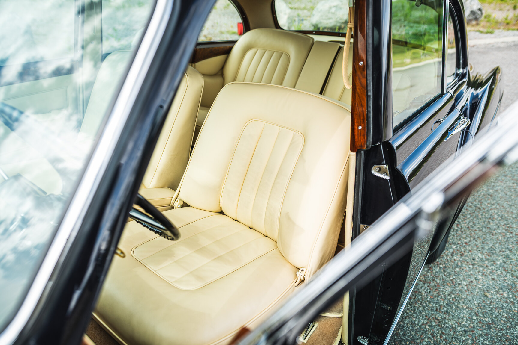 Interior image of 1960 Bentley S2 Continental 