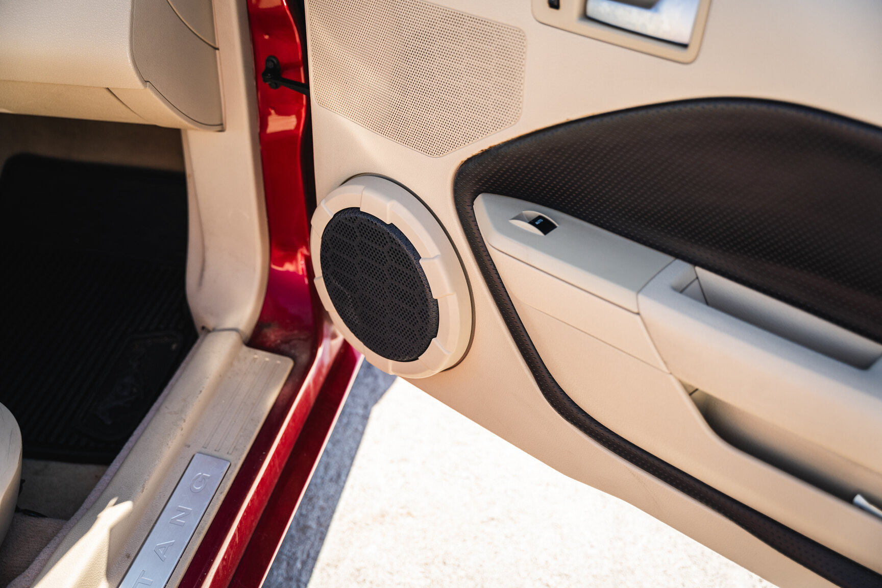 Interior image of 2005 Ford Mustang GT Cabriolet