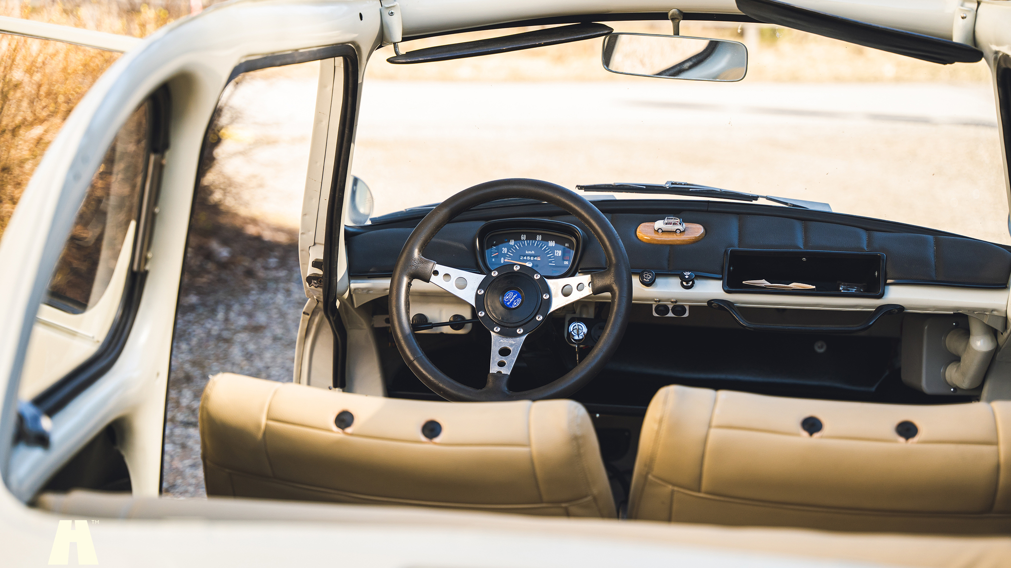 Interiörbild 1968 Subaru 360 Deluxe (12)