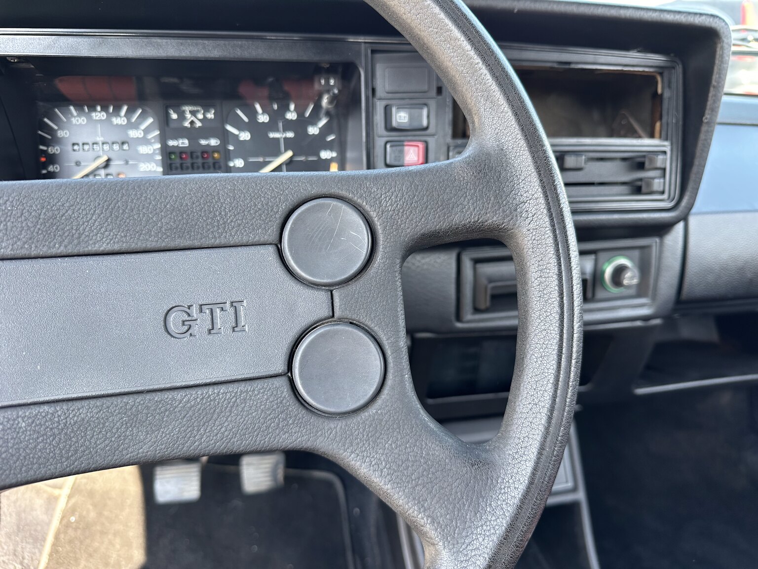 Innenraumfoto von 1983 Volkswagen Golf GTI