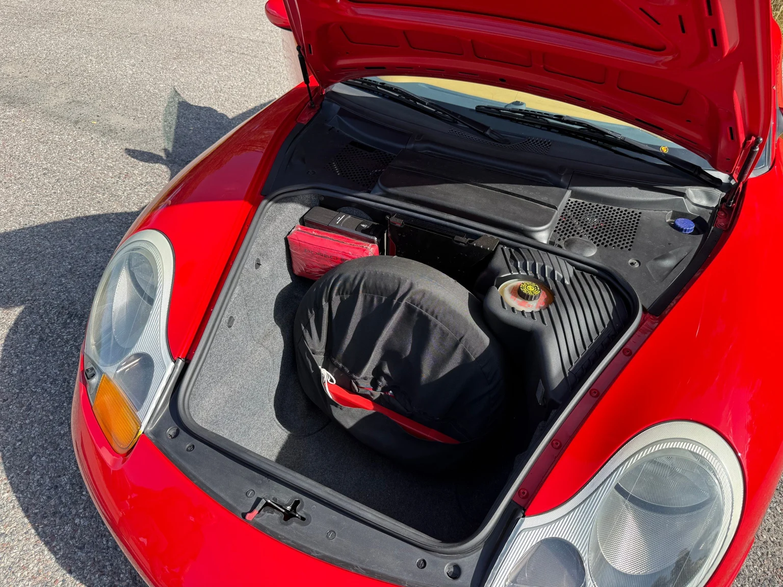 Innenraumfoto von 1998 Porsche 911 Carrera (60)
