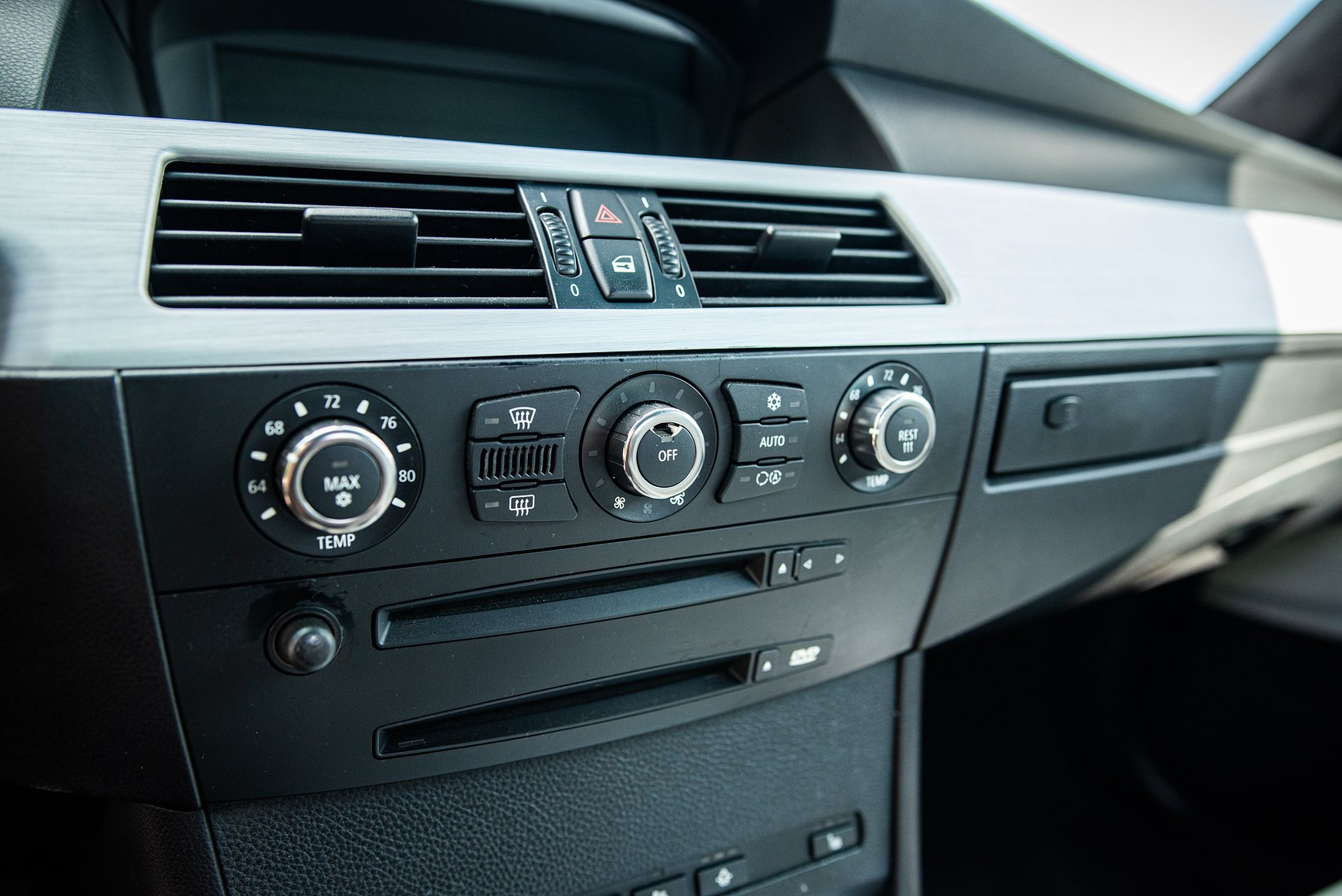 Interior image of 2006 BMW E60 M5