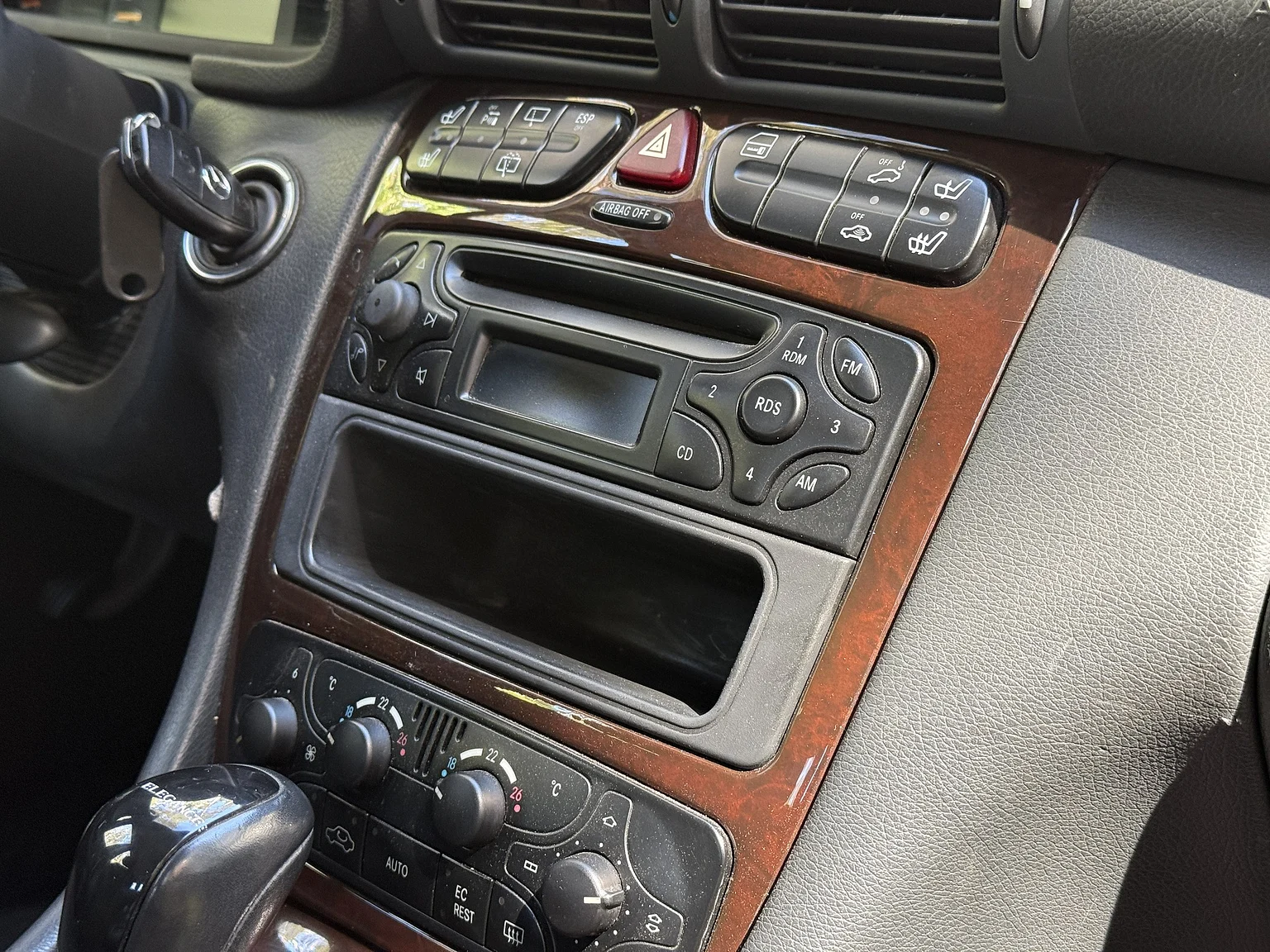 Innenraumfoto von 2002 Mercedes-Benz C 320 T (92)