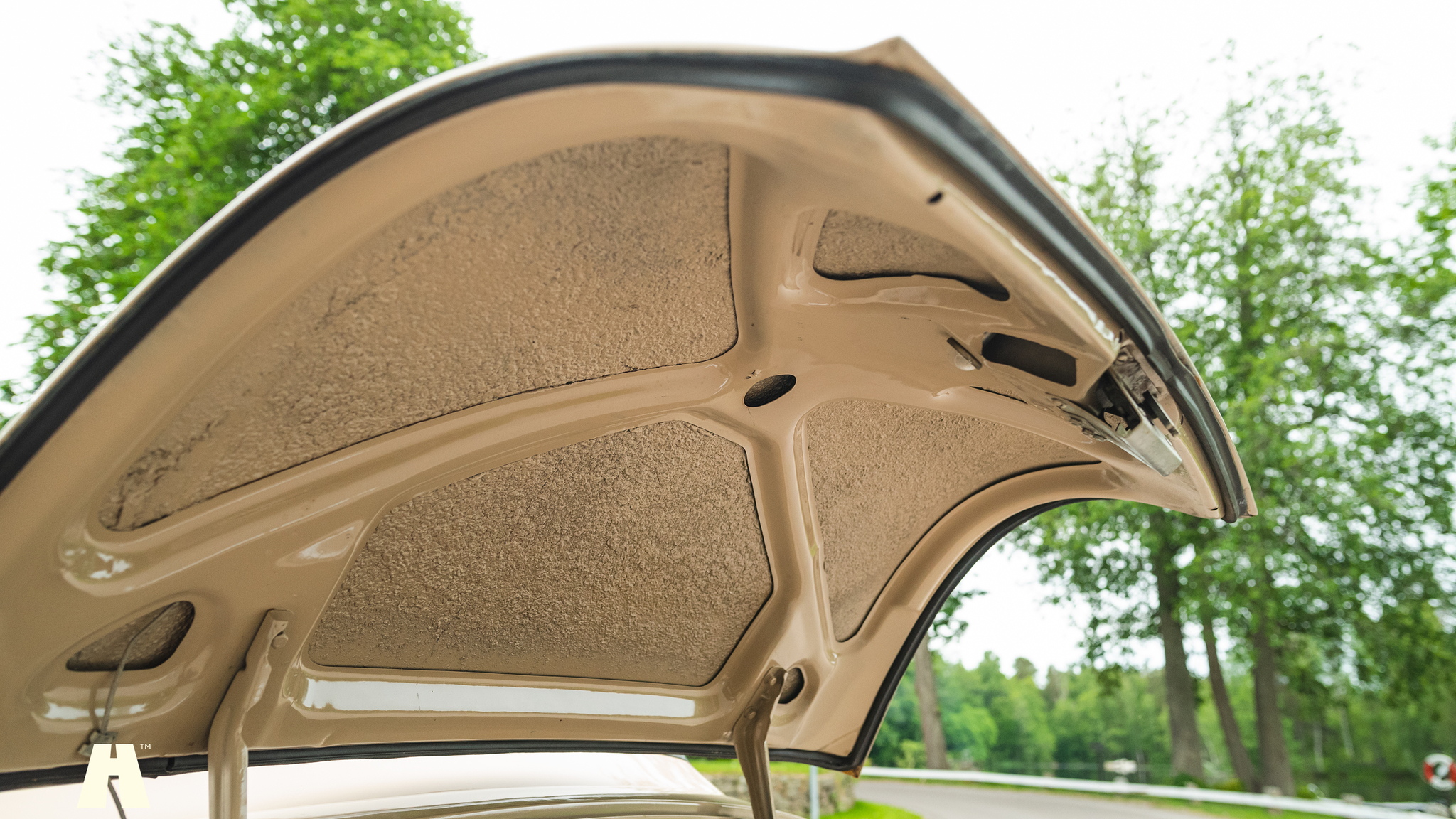 Innenraumfoto von 1950 Mercury Eight Sport Sedan