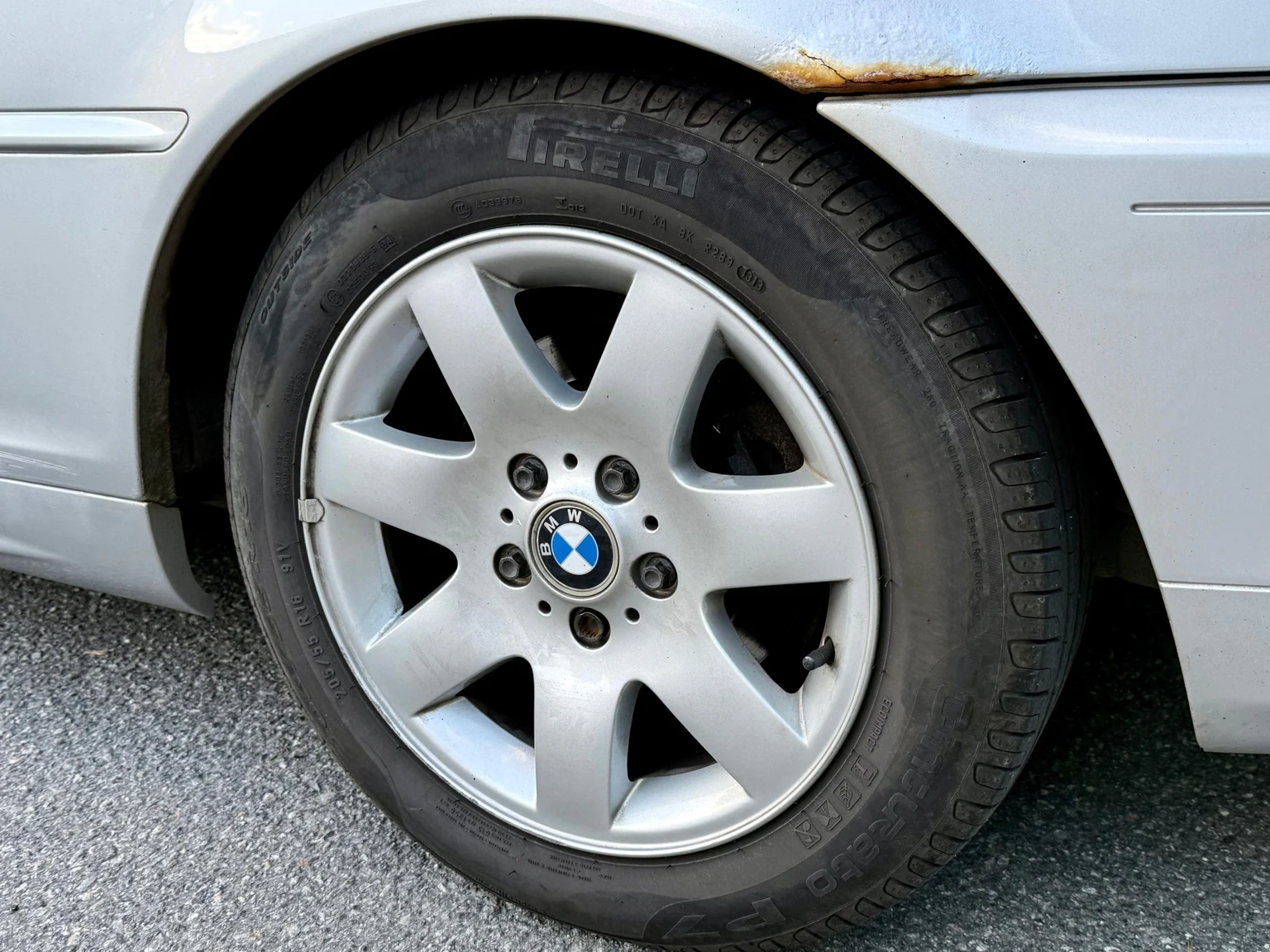 Exteriörbild på 2000 BMW 328Ci Coupé (45)