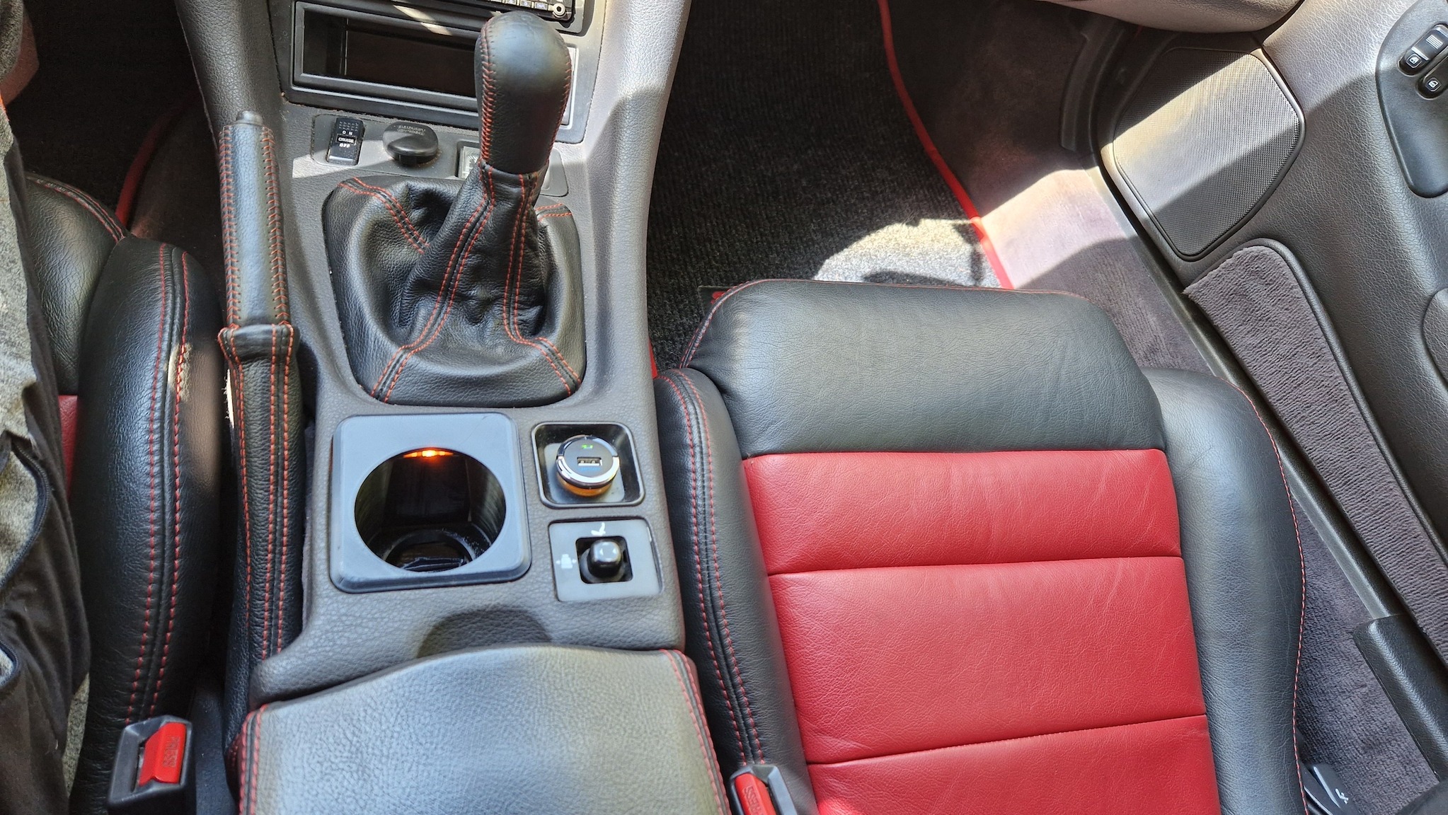 Interior image of 1992 Dodge Stealth RT/T Twin Turbo (30)
