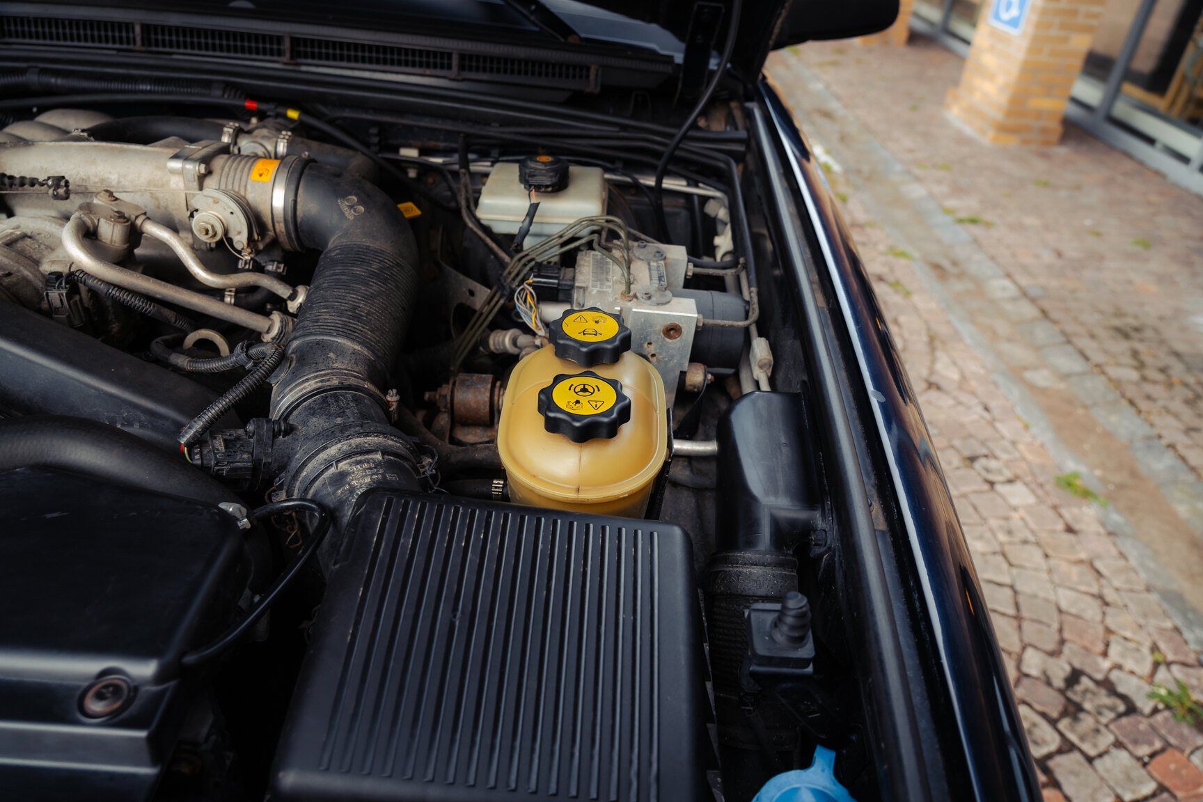 Image of 1999 Landrover Discovery II V8 mechanics