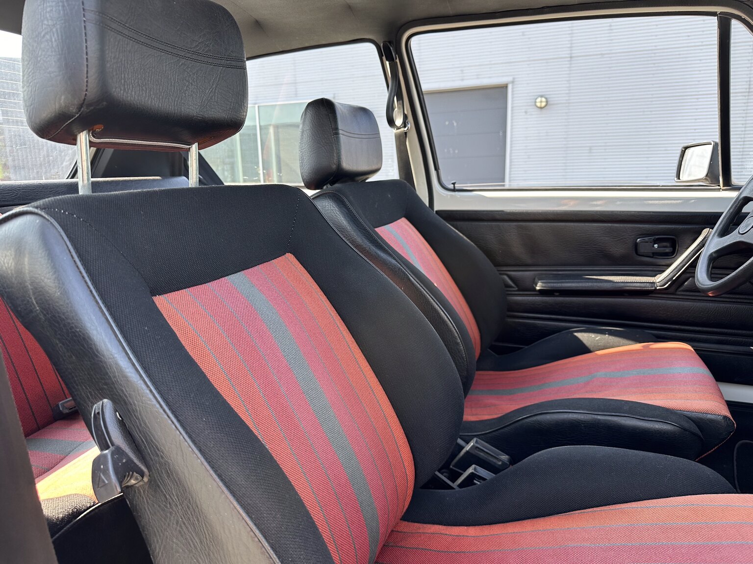 Innenraumfoto von 1983 Volkswagen Golf GTI
