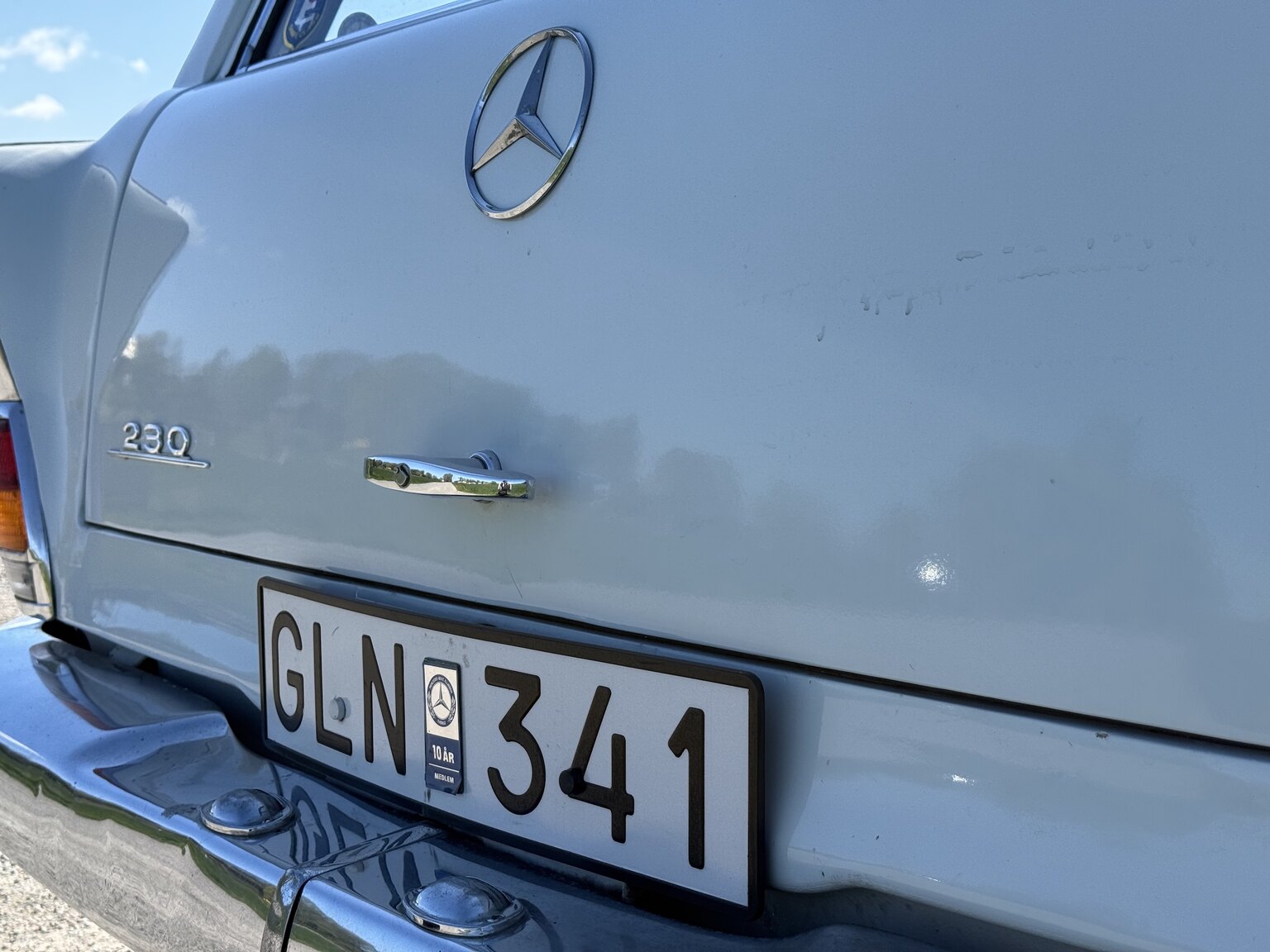 Exterior image of 1967 Mercedes-Benz 230 Safari