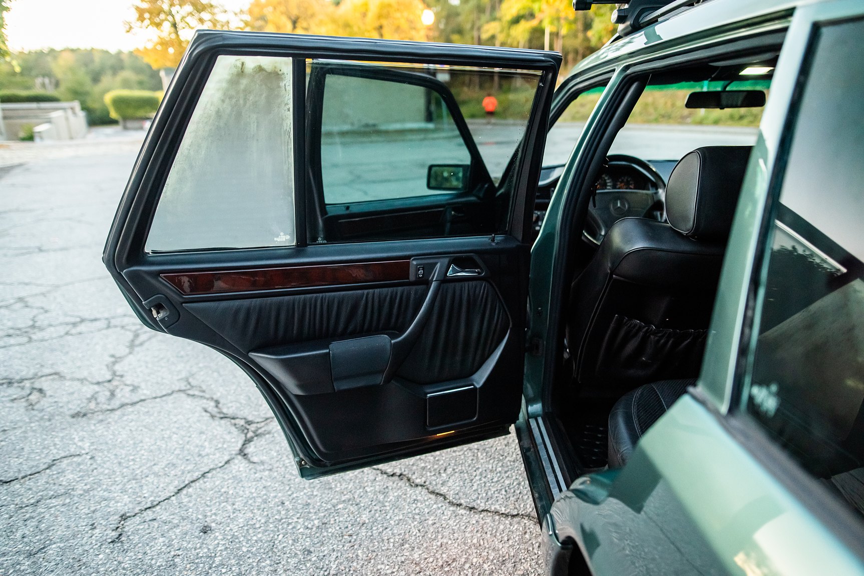 Interior image of 1996 MERCEDES-BENZ E 320 T