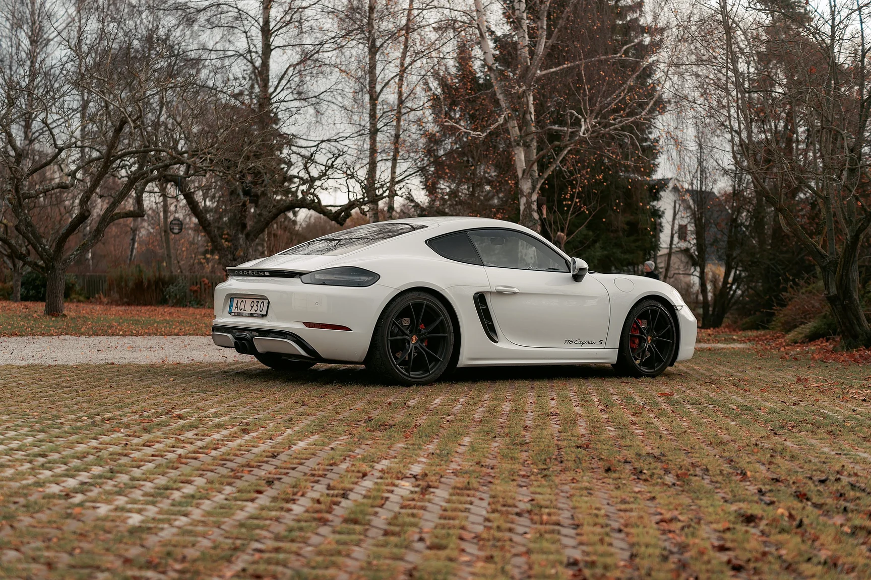 Exteriörbild på 2017 Porsche 718 Cayman S (14)