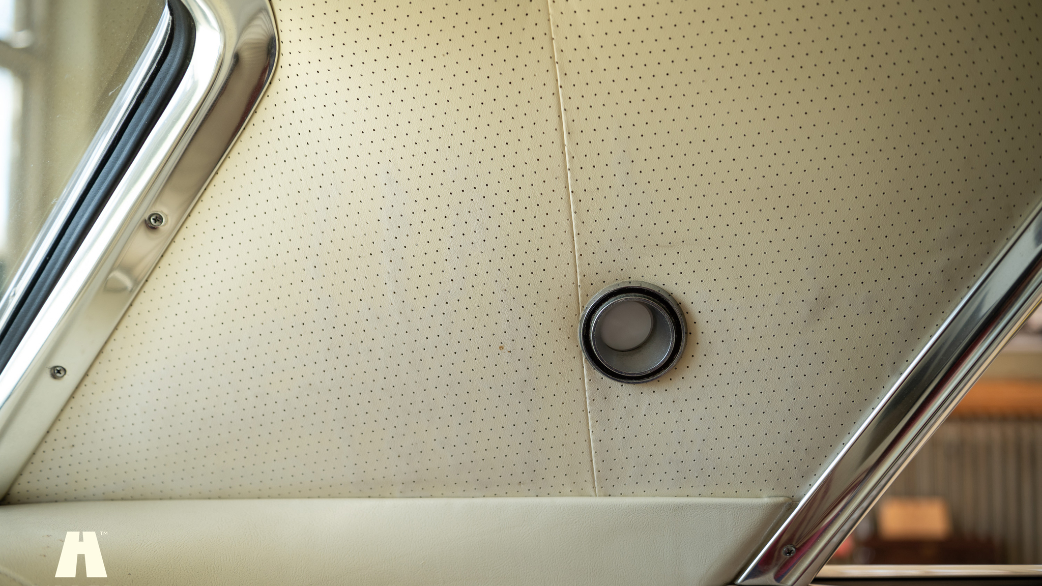 Interior image of 1964 Ford Thunderbird 6.4 HT (81)