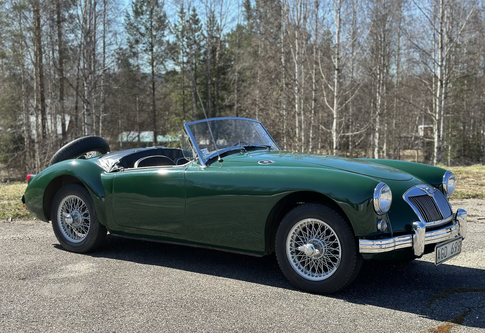 Exterior image of 1957 MGA Roadster (5)