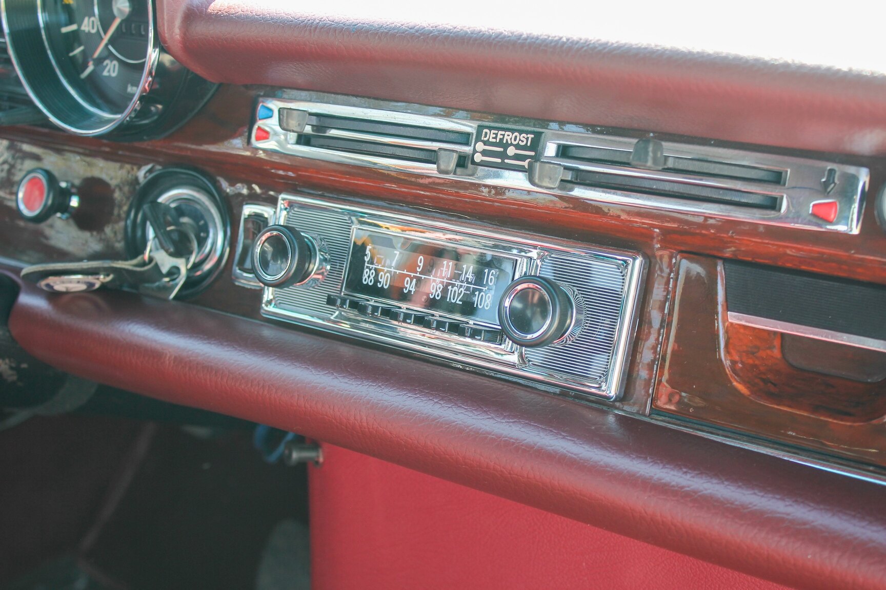 Innenraumfoto von 1972 Mercedes-Benz 300 SEL 3.5