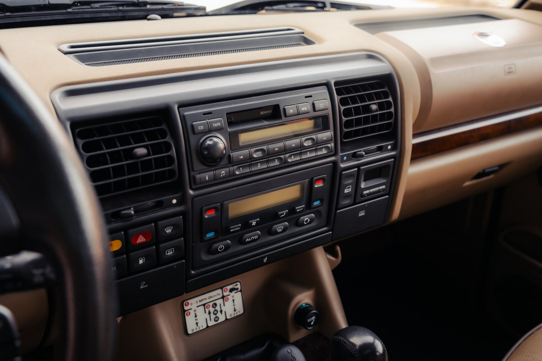 Interior image of 1999 Landrover Discovery II V8