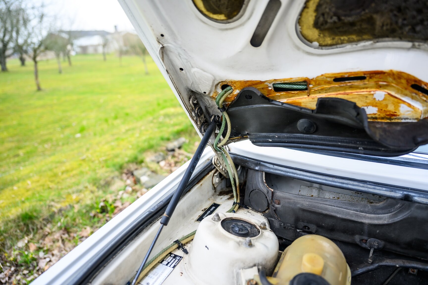 Image of 1986 BMW 520i mechanics