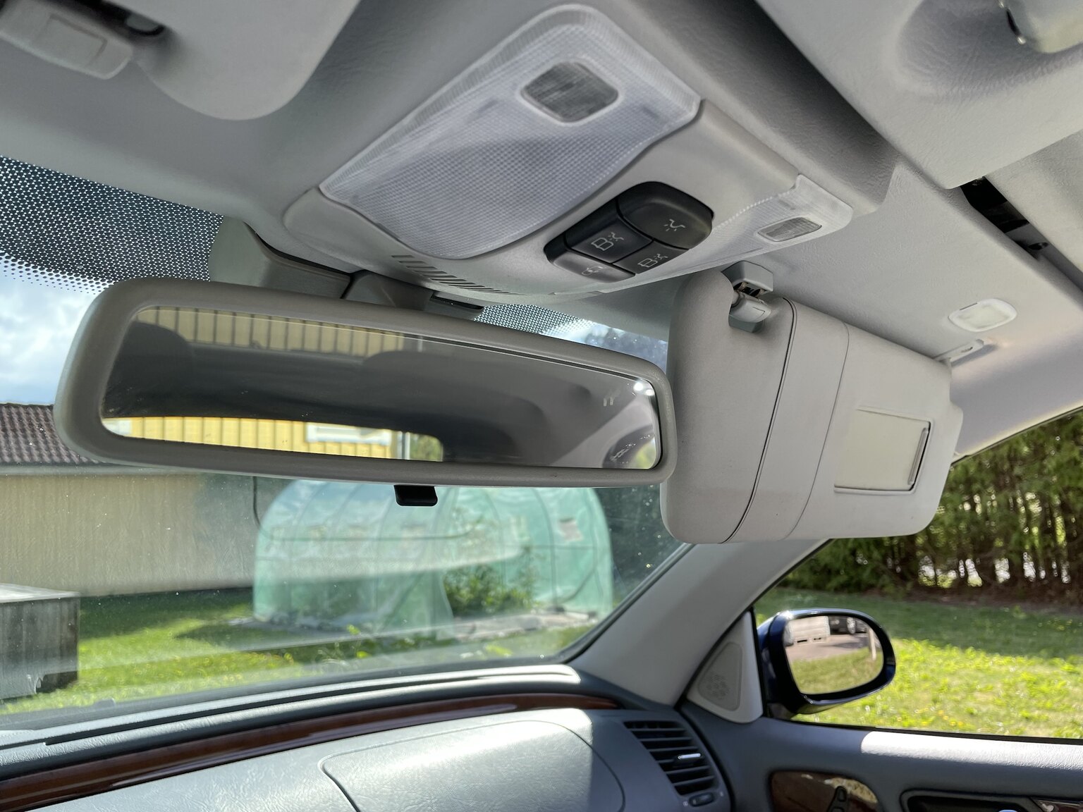 Interior image of 2001 Mercedes-Benz CLK 230 Kompressor